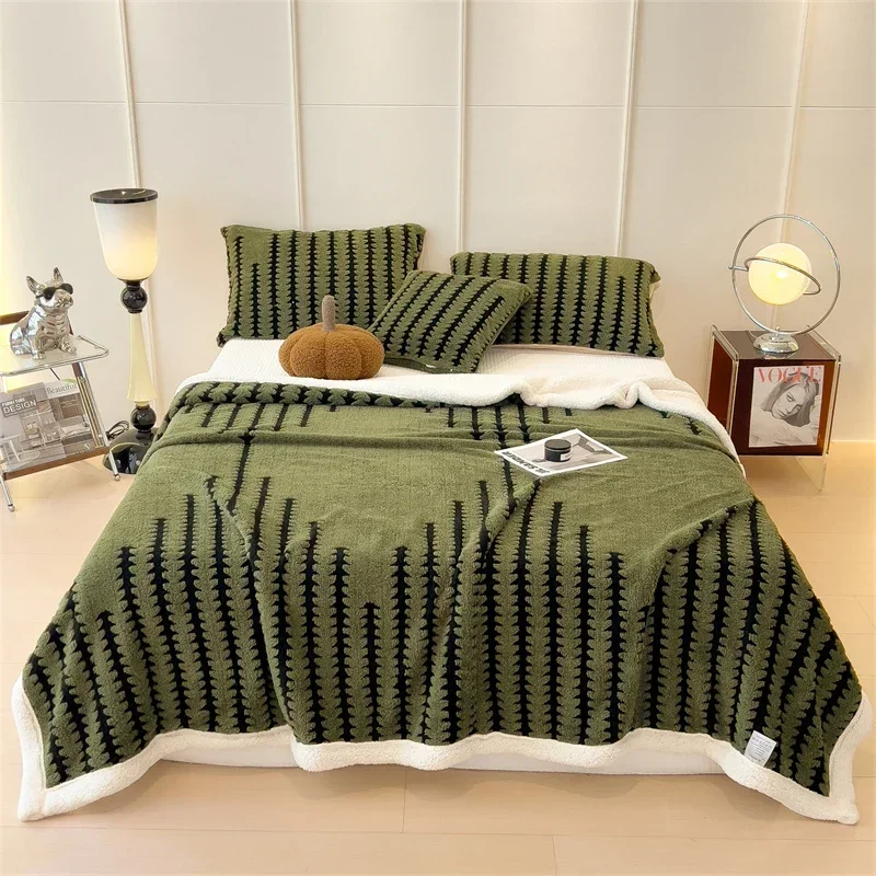 Super Thick and Warm Flannel Blanket Super Soft Fluffy Queen Size Bed Blanket Cozy Skin-friendly Multifunctional Nap Blanket - Image 2